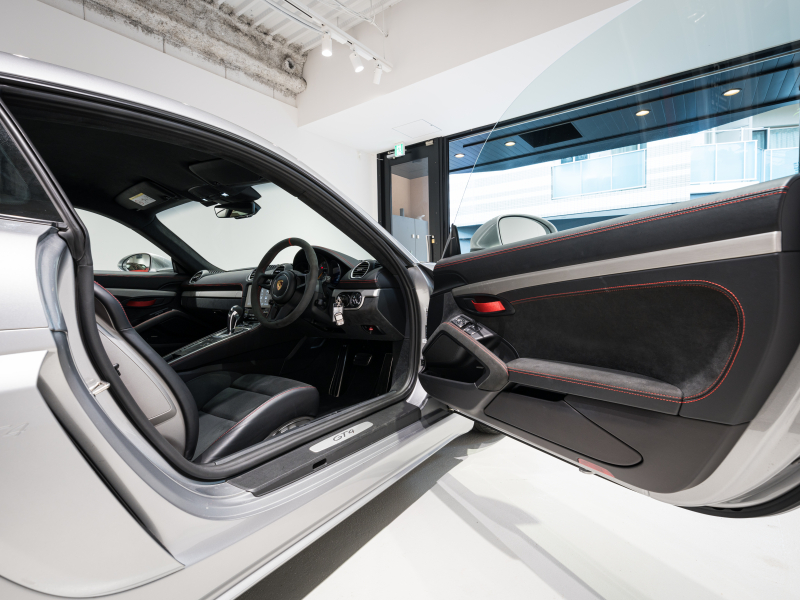 ポルシェ 718 ケイマン GT4 PDK ｽﾎﾟｰﾂｸﾛﾉPKG　正規D車 右H ﾌﾙﾚｻﾞｰｲﾝﾃﾘｱ 18wayｱﾀﾞﾌﾟﾃｨﾌﾞｽﾎﾟｰﾂｼｰﾄ PCMﾅﾋﾞ Bｶﾒﾗ CarPlay BOSE LEDﾍｯﾄﾞﾗｲﾄPDLS+ ｱｸﾗﾎﾟﾘﾝｸﾊﾟｲﾌﾟ 純正20AW