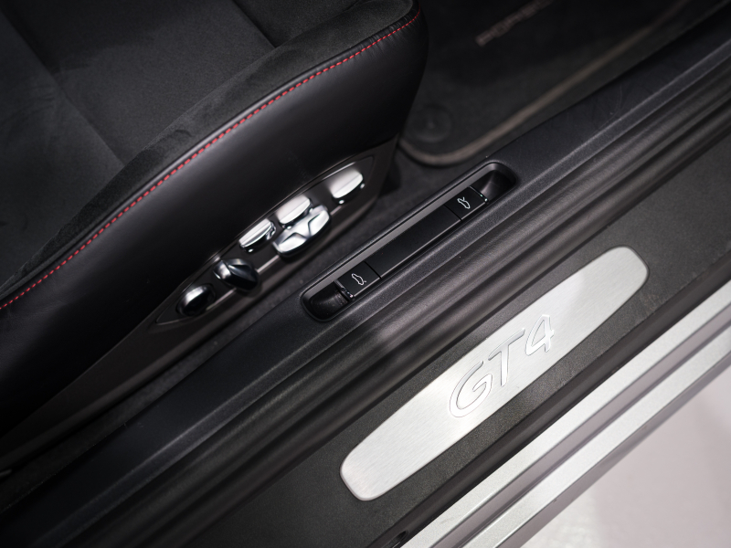 ポルシェ 718 ケイマン GT4 PDK ｽﾎﾟｰﾂｸﾛﾉPKG　正規D車 右H ﾌﾙﾚｻﾞｰｲﾝﾃﾘｱ 18wayｱﾀﾞﾌﾟﾃｨﾌﾞｽﾎﾟｰﾂｼｰﾄ PCMﾅﾋﾞ Bｶﾒﾗ CarPlay BOSE LEDﾍｯﾄﾞﾗｲﾄPDLS+ ｱｸﾗﾎﾟﾘﾝｸﾊﾟｲﾌﾟ 純正20AW