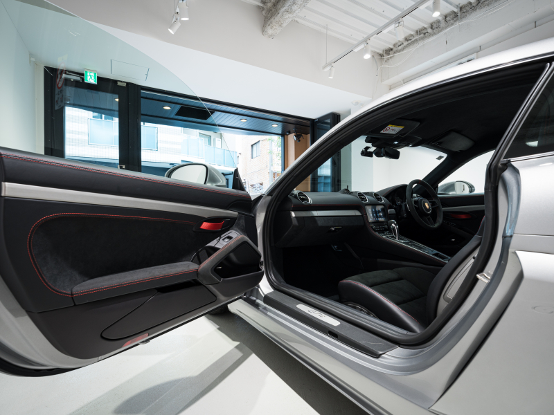 ポルシェ 718 ケイマン GT4 PDK ｽﾎﾟｰﾂｸﾛﾉPKG　正規D車 右H ﾌﾙﾚｻﾞｰｲﾝﾃﾘｱ 18wayｱﾀﾞﾌﾟﾃｨﾌﾞｽﾎﾟｰﾂｼｰﾄ PCMﾅﾋﾞ Bｶﾒﾗ CarPlay BOSE LEDﾍｯﾄﾞﾗｲﾄPDLS+ ｱｸﾗﾎﾟﾘﾝｸﾊﾟｲﾌﾟ 純正20AW