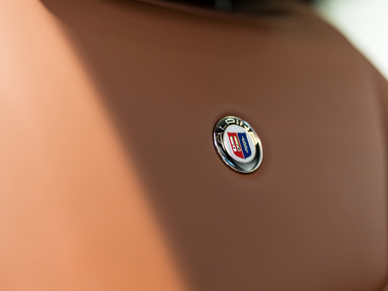 アルピナ D3 S Allrad Touring　正規D車 1ｵｰﾅｰ ｾｰﾌﾃｨPKG ACC ﾌﾙﾚｻﾞｰﾒﾘﾉ ﾀﾙﾄｩｰﾌｫ ﾊﾟﾉﾗﾏSR 全席ﾋｰﾀｰ 純正ﾅﾋﾞ 360ｶﾒﾗ harman/kardon HUD　新車保証継承可