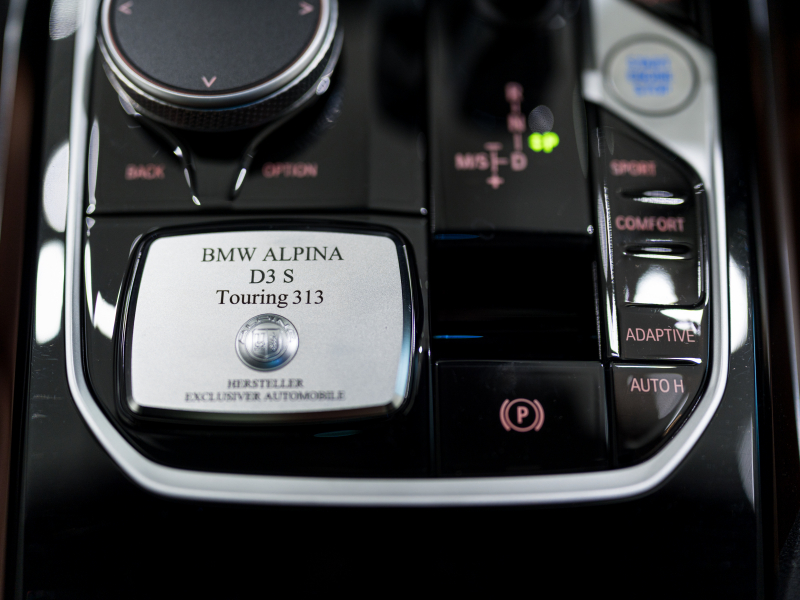 アルピナ D3 S Allrad Touring　正規D車 1ｵｰﾅｰ ｾｰﾌﾃｨPKG ACC ﾌﾙﾚｻﾞｰﾒﾘﾉ ﾀﾙﾄｩｰﾌｫ ﾊﾟﾉﾗﾏSR 全席ﾋｰﾀｰ 純正ﾅﾋﾞ 360ｶﾒﾗ harman/kardon HUD　新車保証継承可