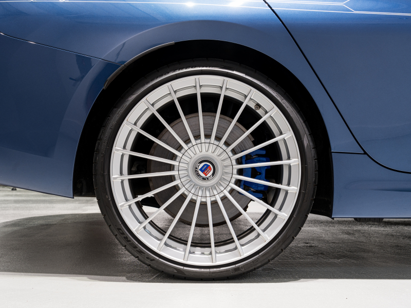 アルピナ D3 S Allrad Touring　正規D車 1ｵｰﾅｰ ｾｰﾌﾃｨPKG ACC ﾌﾙﾚｻﾞｰﾒﾘﾉ ﾀﾙﾄｩｰﾌｫ ﾊﾟﾉﾗﾏSR 全席ﾋｰﾀｰ 純正ﾅﾋﾞ 360ｶﾒﾗ harman/kardon HUD　新車保証継承可