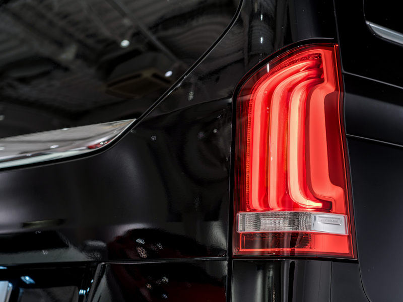 メルセデスベンツ Vクラス V220d ｽﾎﾟｰﾂ ﾛﾝｸﾞ ﾚｰﾀﾞｰP　ﾏｲﾊﾞｯﾊ仕様 ｴｸﾞｾｸﾃｨﾌﾞｼｰﾄ TVﾓﾆﾀｰ付ﾊﾟｰﾃｰｼｮﾝ ﾊﾟﾉﾗﾏSR 4人乗り