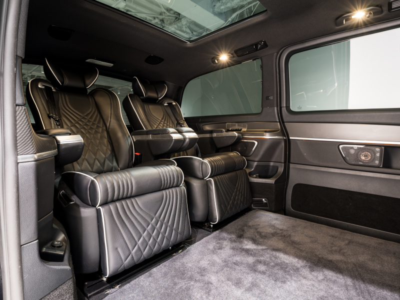 メルセデスベンツ Vクラス V220d ｽﾎﾟｰﾂ ﾛﾝｸﾞ ﾚｰﾀﾞｰP　ﾏｲﾊﾞｯﾊ仕様 ｴｸﾞｾｸﾃｨﾌﾞｼｰﾄ TVﾓﾆﾀｰ付ﾊﾟｰﾃｰｼｮﾝ ﾊﾟﾉﾗﾏSR 4人乗り