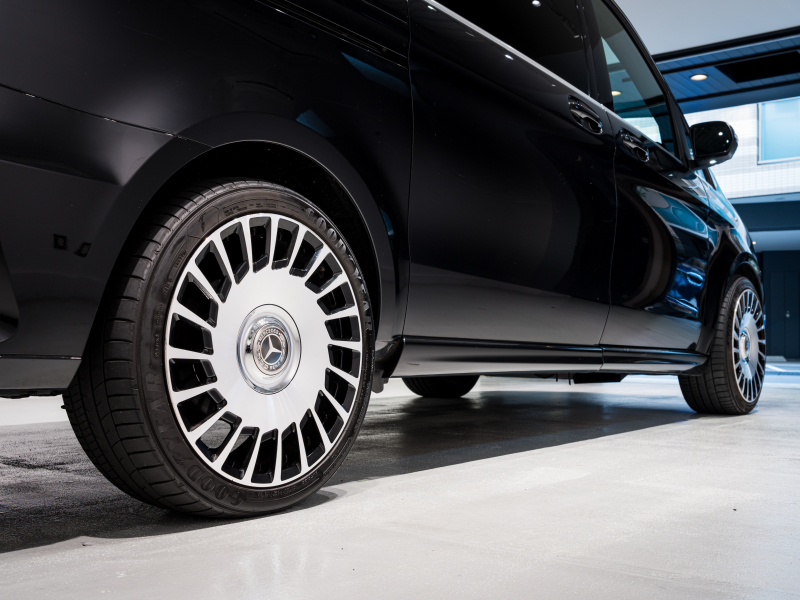 メルセデスベンツ Vクラス V220d ｽﾎﾟｰﾂ ﾛﾝｸﾞ ﾚｰﾀﾞｰP　ﾏｲﾊﾞｯﾊ仕様 ｴｸﾞｾｸﾃｨﾌﾞｼｰﾄ TVﾓﾆﾀｰ付ﾊﾟｰﾃｰｼｮﾝ ﾊﾟﾉﾗﾏSR 4人乗り