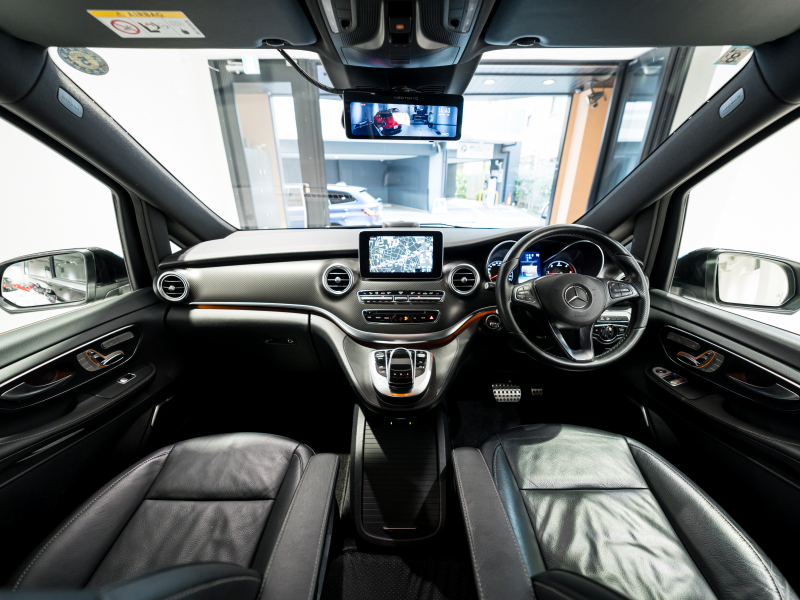 メルセデスベンツ Vクラス V220d ｽﾎﾟｰﾂ ﾛﾝｸﾞ ﾚｰﾀﾞｰP　ﾏｲﾊﾞｯﾊ仕様 ｴｸﾞｾｸﾃｨﾌﾞｼｰﾄ TVﾓﾆﾀｰ付ﾊﾟｰﾃｰｼｮﾝ ﾊﾟﾉﾗﾏSR 4人乗り