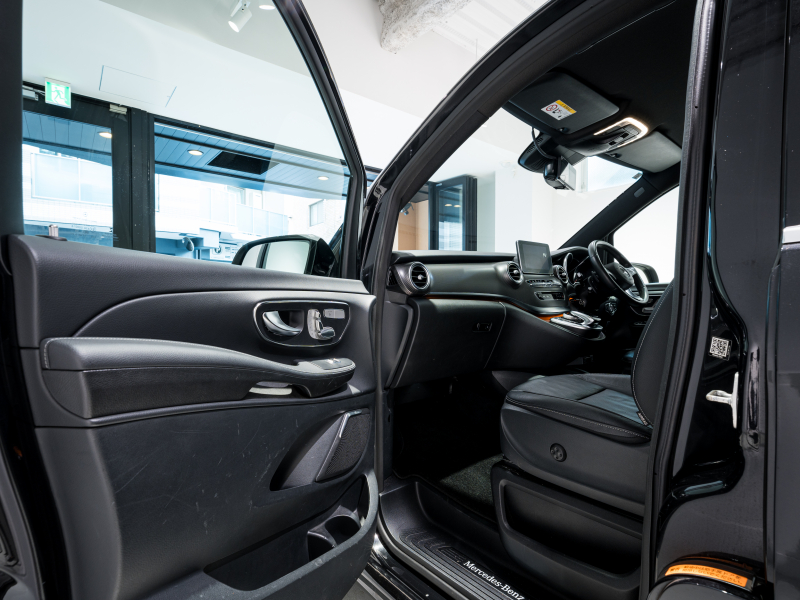 メルセデスベンツ Vクラス V220d ｽﾎﾟｰﾂ ﾛﾝｸﾞ ﾚｰﾀﾞｰP　ﾏｲﾊﾞｯﾊ仕様 ｴｸﾞｾｸﾃｨﾌﾞｼｰﾄ TVﾓﾆﾀｰ付ﾊﾟｰﾃｰｼｮﾝ ﾊﾟﾉﾗﾏSR 4人乗り