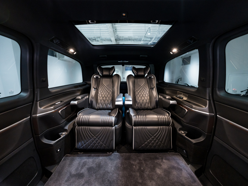 メルセデスベンツ Vクラス V220d ｽﾎﾟｰﾂ ﾛﾝｸﾞ ﾚｰﾀﾞｰP　ﾏｲﾊﾞｯﾊ仕様 ｴｸﾞｾｸﾃｨﾌﾞｼｰﾄ TVﾓﾆﾀｰ付ﾊﾟｰﾃｰｼｮﾝ ﾊﾟﾉﾗﾏSR 4人乗り