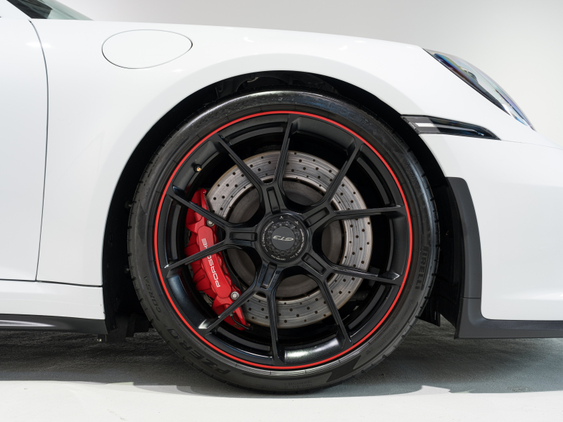 ポルシェ 911(Type992) GT3 PDK クラブスポーツPKG 正規D車 左H フロントリフト フルバケットシート カーボンルーフ PCMナビ CarPlay PDLSティンテッドLEDヘッドライト カーボンインテリアPKG 新車保証