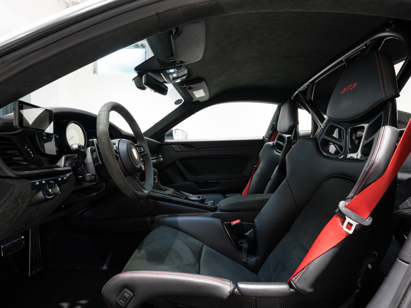 ポルシェ 911(Type992) GT3 PDK クラブスポーツPKG 正規D車 左H フロントリフト フルバケットシート カーボンルーフ PCMナビ CarPlay PDLSティンテッドLEDヘッドライト カーボンインテリアPKG 新車保証