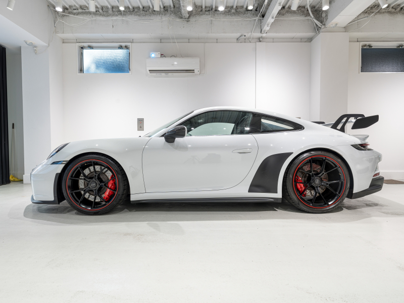 ポルシェ 911(Type992) GT3 PDK クラブスポーツPKG 正規D車 左H フロントリフト フルバケットシート カーボンルーフ PCMナビ CarPlay PDLSティンテッドLEDヘッドライト カーボンインテリアPKG 新車保証