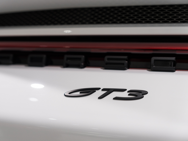 ポルシェ 911(Type992) GT3 PDK クラブスポーツPKG 正規D車 左H フロントリフト フルバケットシート カーボンルーフ PCMナビ CarPlay PDLSティンテッドLEDヘッドライト カーボンインテリアPKG 新車保証