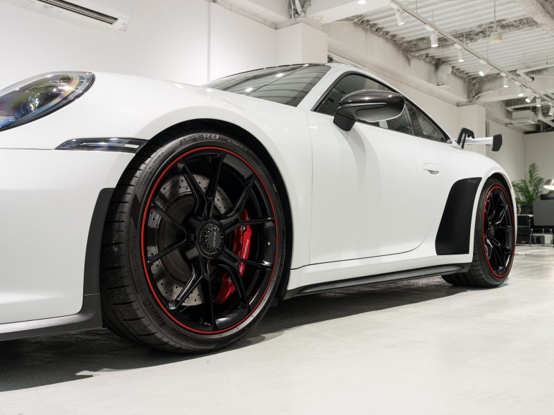 ポルシェ 911(Type992) GT3 PDK クラブスポーツPKG 正規D車 左H フロントリフト フルバケットシート カーボンルーフ PCMナビ CarPlay PDLSティンテッドLEDヘッドライト カーボンインテリアPKG 新車保証