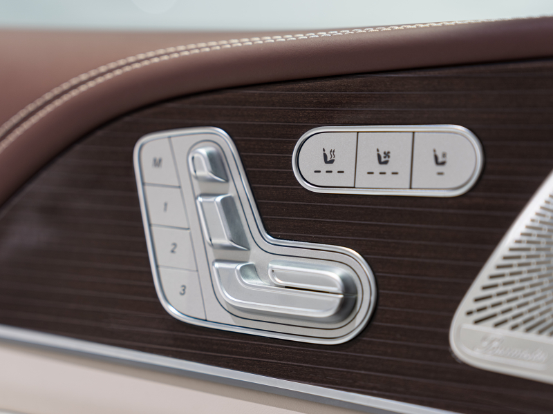 メルセデスマイバッハ GLS GLS600 4MATIC ﾌｧｰｽﾄｸﾗｽPKG　正規D車 4人乗り OPﾂｰﾄﾝｶﾗｰ ﾏﾎｶﾞﾆｰﾌﾞﾗｳﾝ&ﾏｷｱｰﾄﾍﾞｰｼﾞｭｲﾝﾃﾘｱ ﾊﾟﾉﾗﾏSR 純正MBUX 360ｶﾒﾗ Burmesterﾊｲｴﾝﾄﾞ ﾘｱｴﾝﾀｰﾃｲﾝﾒﾝﾄ　新車保証継承可