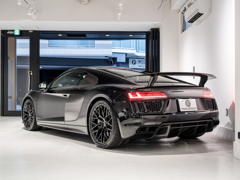 アウディ R8 R8 5.2 FSI V10 Plus Quattro　正規D車 ﾌｧｲﾝﾅｯﾊﾟﾚｻﾞｰﾊﾞｹｯﾄｼｰﾄ 純正MMIﾅﾋﾞ Bang&Olufsen ｶｰﾎﾞﾝｾﾗﾐｯｸﾌﾞﾚｰｷ ｶｰﾎﾞﾝｴｸｽﾃﾘｱ ﾚｰｻﾞｰLED OP20ｲﾝﾁAW EBM　2年保証