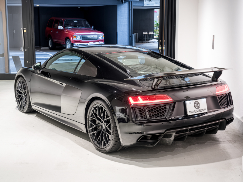 アウディ R8 R8 5.2 FSI V10 Plus Quattro　正規D車 ﾌｧｲﾝﾅｯﾊﾟﾚｻﾞｰﾊﾞｹｯﾄｼｰﾄ 純正MMIﾅﾋﾞ Bang&Olufsen ｶｰﾎﾞﾝｾﾗﾐｯｸﾌﾞﾚｰｷ ｶｰﾎﾞﾝｴｸｽﾃﾘｱ ﾚｰｻﾞｰLED OP20ｲﾝﾁAW EBM　2年保証