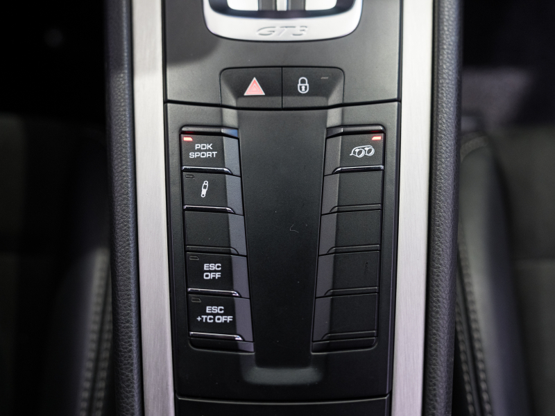 ポルシェ 911(Type991.1) GT3 PDK　2015年ﾓﾃﾞﾙ 並行輸入 左H 4wayｽﾎﾟｰﾂｼｰﾄ ﾃﾞｨｽﾌﾟﾚｲｵｰﾃﾞｨｵ Bｶﾒﾗ ｶｽﾀﾑﾍｯﾄﾞﾗｲﾄ Shark Werks Track Exhaust ASRﾊﾞﾙﾌﾞｺﾝﾄﾛｰﾗｰ 純正20AW