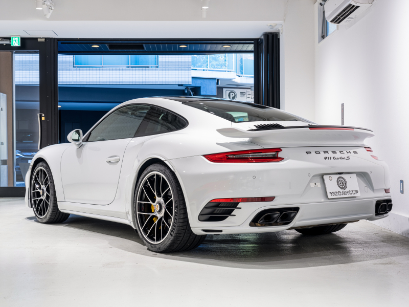 ポルシェ 911(Type991.2) ﾀｰﾎﾞS ｽﾎﾟｰﾂｸﾛﾉPKG　正規D車 ﾀｰﾎﾞｴｱﾛｷｯﾄ 黒革 ｼｰﾄﾋｰﾀｰ&ﾍﾞﾝﾁﾚｰﾀｰ ｻﾝﾙｰﾌ PCMﾅﾋﾞ TVﾁｭｰﾅｰ ﾘﾊﾞｰｼﾝｸﾞｶﾒﾗ ﾚｰﾝﾁｪﾝｼﾞA Carplay PCCB BOSEｻｳﾝﾄﾞ OPｶﾗｰ　2年保証付