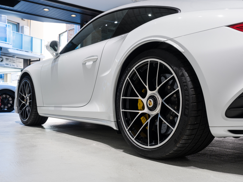 ポルシェ 911(Type991.2) ﾀｰﾎﾞS ｽﾎﾟｰﾂｸﾛﾉPKG　正規D車 ﾀｰﾎﾞｴｱﾛｷｯﾄ 黒革 ｼｰﾄﾋｰﾀｰ&ﾍﾞﾝﾁﾚｰﾀｰ ｻﾝﾙｰﾌ PCMﾅﾋﾞ TVﾁｭｰﾅｰ ﾘﾊﾞｰｼﾝｸﾞｶﾒﾗ ﾚｰﾝﾁｪﾝｼﾞA Carplay PCCB BOSEｻｳﾝﾄﾞ OPｶﾗｰ　2年保証付