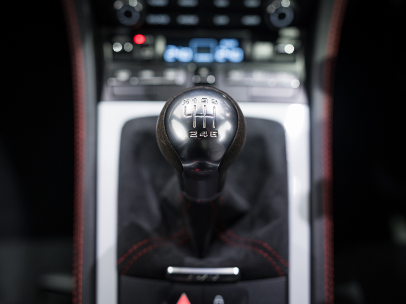 ポルシェ 718 ケイマン GT4 6MT ｸﾛﾉPKG　正規D車 右H ﾚｻﾞｰｲﾝﾃﾘｱ PCMﾅﾋﾞ Bｶﾒﾗ CarPlay ｷｾﾉﾝPDLS ｽﾎﾟｰﾂEX ﾍﾟｲﾝﾄｲﾝﾃﾘｱ 純正20AW