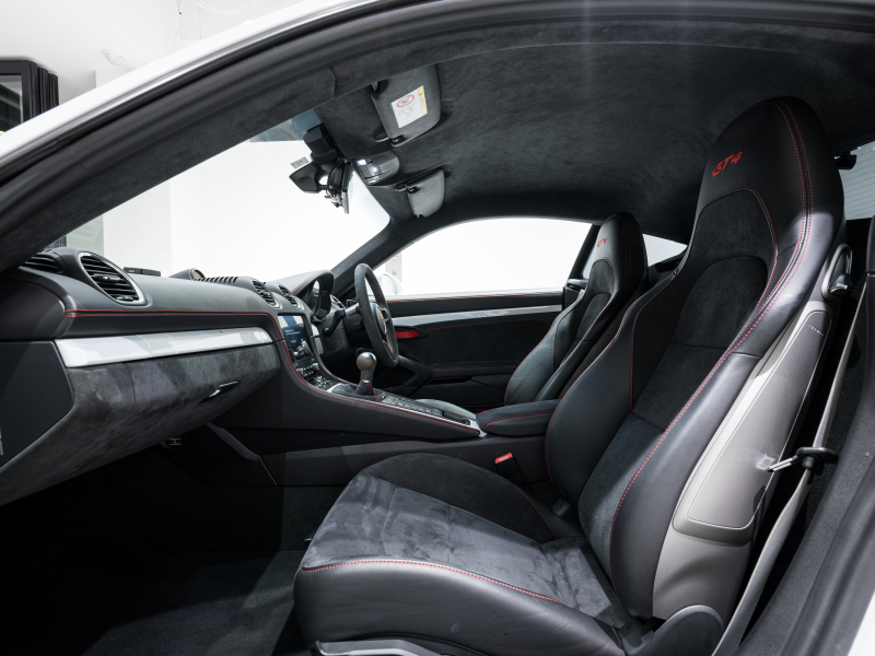 ポルシェ 718 ケイマン GT4 6MT ｸﾛﾉPKG　正規D車 右H ﾚｻﾞｰｲﾝﾃﾘｱ PCMﾅﾋﾞ Bｶﾒﾗ CarPlay ｷｾﾉﾝPDLS ｽﾎﾟｰﾂEX ﾍﾟｲﾝﾄｲﾝﾃﾘｱ 純正20AW