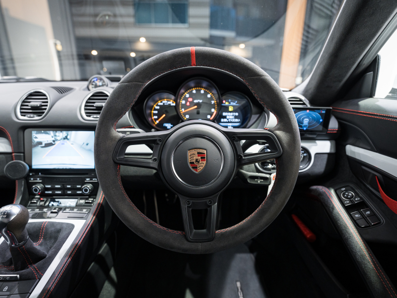 ポルシェ 718 ケイマン GT4 6MT ｸﾛﾉPKG　正規D車 右H ﾚｻﾞｰｲﾝﾃﾘｱ PCMﾅﾋﾞ Bｶﾒﾗ CarPlay ｷｾﾉﾝPDLS ｽﾎﾟｰﾂEX ﾍﾟｲﾝﾄｲﾝﾃﾘｱ 純正20AW