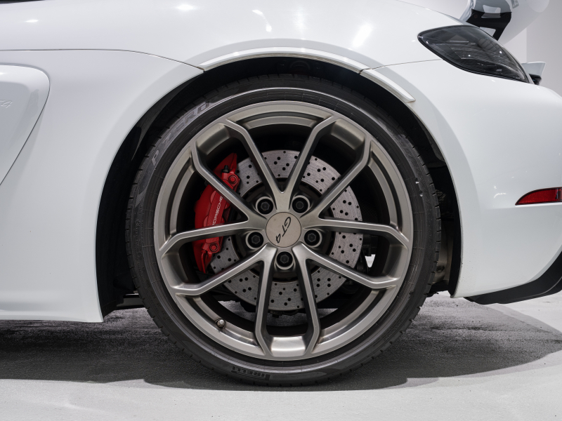 ポルシェ 718 ケイマン GT4 6MT ｸﾛﾉPKG　正規D車 右H ﾚｻﾞｰｲﾝﾃﾘｱ PCMﾅﾋﾞ Bｶﾒﾗ CarPlay ｷｾﾉﾝPDLS ｽﾎﾟｰﾂEX ﾍﾟｲﾝﾄｲﾝﾃﾘｱ 純正20AW