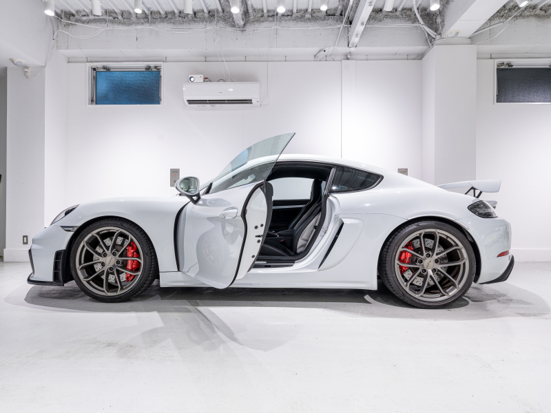 ポルシェ 718 ケイマン GT4 6MT ｸﾛﾉPKG　正規D車 右H ﾚｻﾞｰｲﾝﾃﾘｱ PCMﾅﾋﾞ Bｶﾒﾗ CarPlay ｷｾﾉﾝPDLS ｽﾎﾟｰﾂEX ﾍﾟｲﾝﾄｲﾝﾃﾘｱ 純正20AW