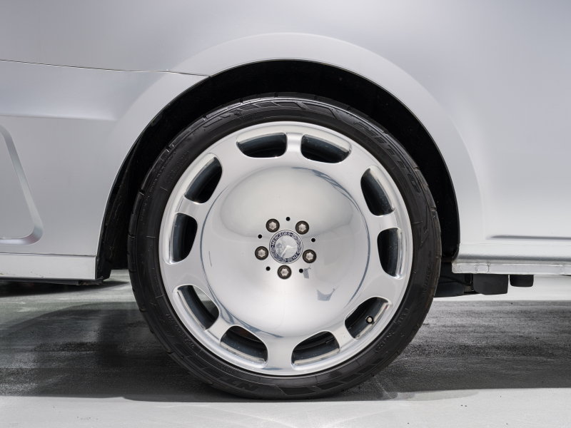 メルセデスベンツ Vクラス V220d ｴｸｽﾄﾗﾛﾝｸﾞ ﾚｰﾀﾞｰP　ﾏｲﾊﾞｯﾊ仕様 ｴｸﾞｾｸﾃｨﾌﾞｼｰﾄ TVﾓﾆﾀｰ付ﾊﾟｰﾃｰｼｮﾝ ｽﾀｰﾗｲﾄﾍｯﾄﾞﾗｲﾅｰ 4人乗り