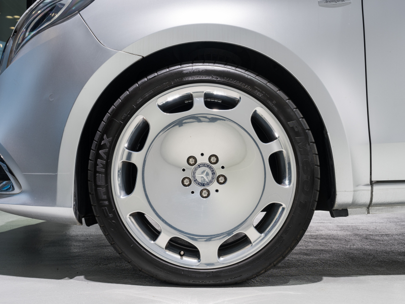 メルセデスベンツ Vクラス V220d ｴｸｽﾄﾗﾛﾝｸﾞ ﾚｰﾀﾞｰP　ﾏｲﾊﾞｯﾊ仕様 ｴｸﾞｾｸﾃｨﾌﾞｼｰﾄ TVﾓﾆﾀｰ付ﾊﾟｰﾃｰｼｮﾝ ｽﾀｰﾗｲﾄﾍｯﾄﾞﾗｲﾅｰ 4人乗り