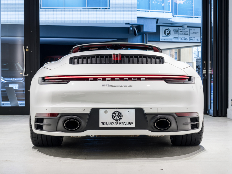 ポルシェ 911(Type992) ｶﾚﾗS ｶﾌﾞﾘｵﾚ　正規D車 ﾎﾞﾙﾄﾞｰﾚｯﾄﾞﾌﾙﾚｻﾞｰ ｼｰﾄﾍﾞﾝﾁﾚｰｼｮﾝ 純正PCM BOSEｻｳﾝﾄﾞ ACC ｽﾎﾟｰﾂｴｷｿﾞｰｽﾄ 20&21ｲﾝﾁAW　2年保証