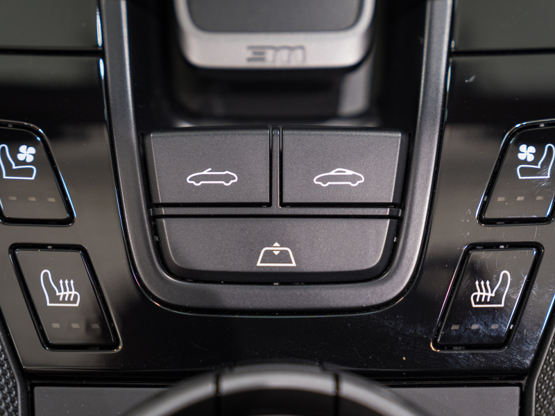 ポルシェ 911(Type992) ｶﾚﾗS ｶﾌﾞﾘｵﾚ　正規D車 ﾎﾞﾙﾄﾞｰﾚｯﾄﾞﾌﾙﾚｻﾞｰ ｼｰﾄﾍﾞﾝﾁﾚｰｼｮﾝ 純正PCM BOSEｻｳﾝﾄﾞ ACC ｽﾎﾟｰﾂｴｷｿﾞｰｽﾄ 20&21ｲﾝﾁAW　2年保証