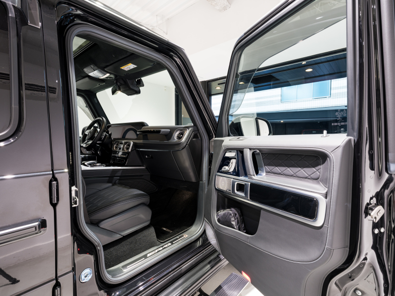 AMG Gクラス G63 AMGﾚｻﾞｰｴｸｽｸﾙｰｼﾌﾞPKG　正規D車 Meｺﾈｸﾄ 黒革 ｻﾝﾙｰﾌ 純正ﾅﾋﾞTV Burmester AMGﾊﾟﾌｫｰﾏﾝｽEX AMG20ｲﾝﾁAW 電動ｻｲﾄﾞｽﾃｯﾌﾟ　2年保証