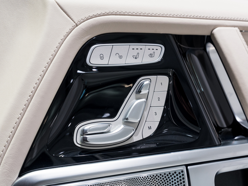 AMG Gクラス G63 AMGﾚｻﾞｰｴｸｽｸﾙｰｼﾌﾞPKG　正規D車 右H Meｺﾈｸﾄ ﾏｷｱｰﾄﾍﾞｰｼﾞｭ革 ｻﾝﾙｰﾌ 純正ﾅﾋﾞTV Burmester AMGﾊﾟﾌｫｰﾏﾝｽEX AMG20ｲﾝﾁAW　2年保証付