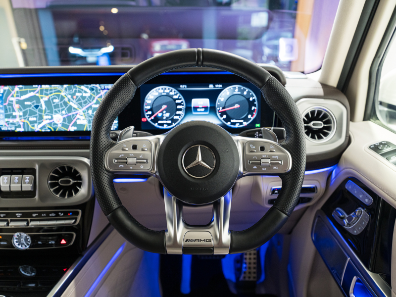 AMG Gクラス G63 AMGﾚｻﾞｰｴｸｽｸﾙｰｼﾌﾞPKG　正規D車 右H Meｺﾈｸﾄ ﾏｷｱｰﾄﾍﾞｰｼﾞｭ革 ｻﾝﾙｰﾌ 純正ﾅﾋﾞTV Burmester AMGﾊﾟﾌｫｰﾏﾝｽEX AMG20ｲﾝﾁAW　2年保証付