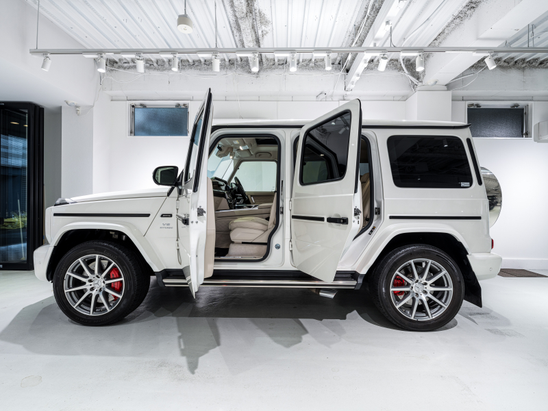 AMG Gクラス G63 AMGﾚｻﾞｰｴｸｽｸﾙｰｼﾌﾞPKG　正規D車 右H Meｺﾈｸﾄ ﾏｷｱｰﾄﾍﾞｰｼﾞｭ革 ｻﾝﾙｰﾌ 純正ﾅﾋﾞTV Burmester AMGﾊﾟﾌｫｰﾏﾝｽEX AMG20ｲﾝﾁAW　2年保証付