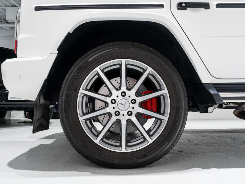 AMG Gクラス G63 AMGﾚｻﾞｰｴｸｽｸﾙｰｼﾌﾞPKG　正規D車 右H Meｺﾈｸﾄ ﾏｷｱｰﾄﾍﾞｰｼﾞｭ革 ｻﾝﾙｰﾌ 純正ﾅﾋﾞTV Burmester AMGﾊﾟﾌｫｰﾏﾝｽEX AMG20ｲﾝﾁAW　2年保証付