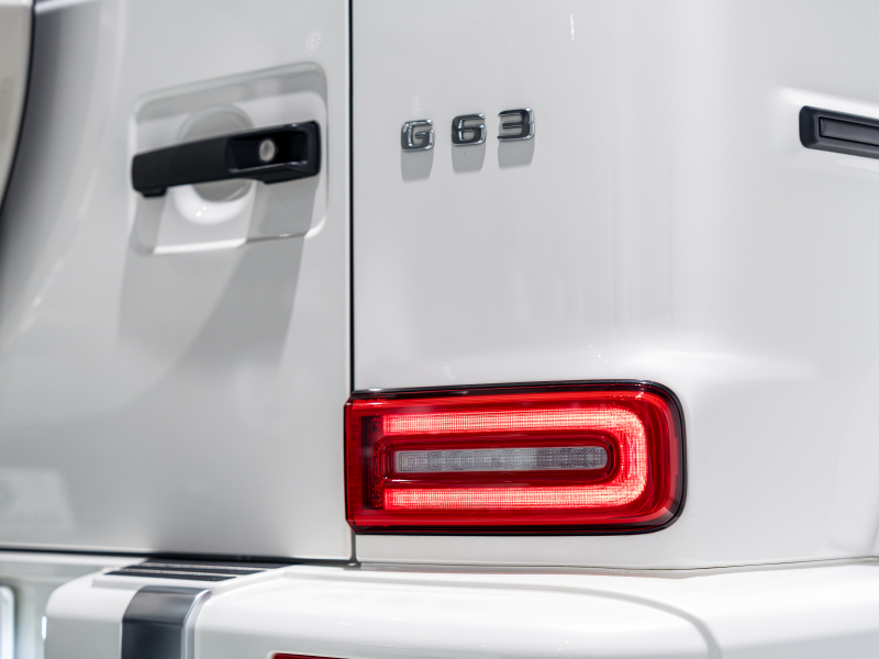 AMG Gクラス G63 AMGﾚｻﾞｰｴｸｽｸﾙｰｼﾌﾞPKG　正規D車 右H Meｺﾈｸﾄ ﾏｷｱｰﾄﾍﾞｰｼﾞｭ革 ｻﾝﾙｰﾌ 純正ﾅﾋﾞTV Burmester AMGﾊﾟﾌｫｰﾏﾝｽEX AMG20ｲﾝﾁAW　2年保証付