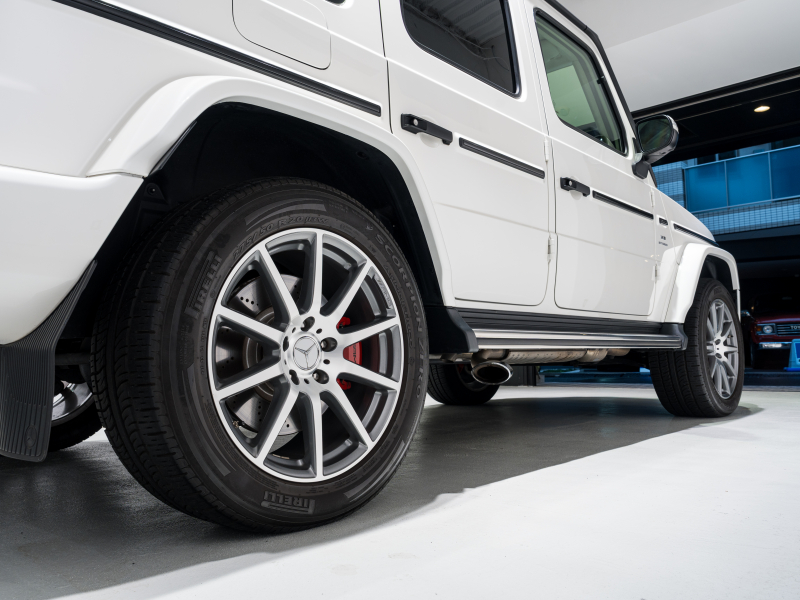 AMG Gクラス G63 AMGﾚｻﾞｰｴｸｽｸﾙｰｼﾌﾞPKG　正規D車 右H Meｺﾈｸﾄ ﾏｷｱｰﾄﾍﾞｰｼﾞｭ革 ｻﾝﾙｰﾌ 純正ﾅﾋﾞTV Burmester AMGﾊﾟﾌｫｰﾏﾝｽEX AMG20ｲﾝﾁAW　2年保証付