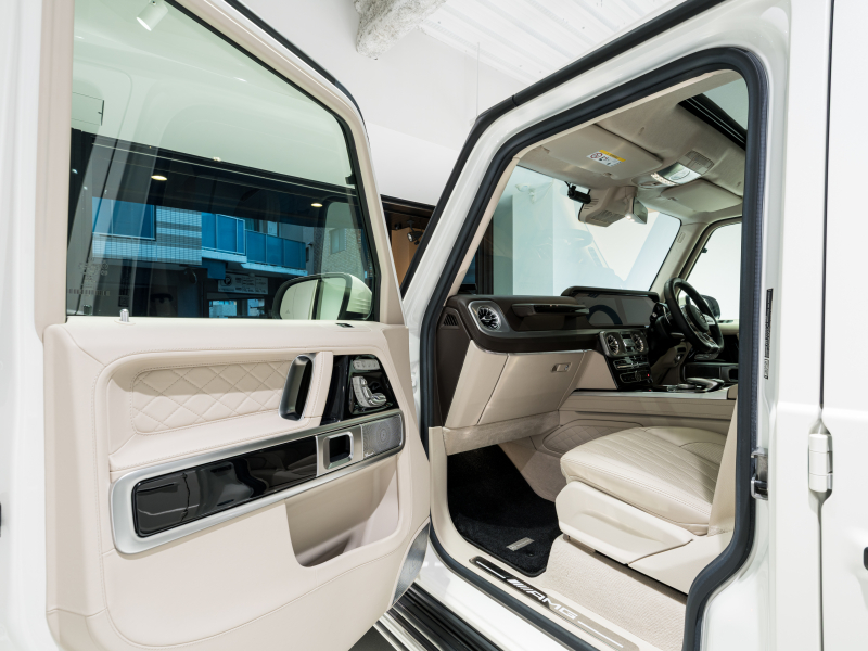 AMG Gクラス G63 AMGﾚｻﾞｰｴｸｽｸﾙｰｼﾌﾞPKG　正規D車 右H Meｺﾈｸﾄ ﾏｷｱｰﾄﾍﾞｰｼﾞｭ革 ｻﾝﾙｰﾌ 純正ﾅﾋﾞTV Burmester AMGﾊﾟﾌｫｰﾏﾝｽEX AMG20ｲﾝﾁAW　2年保証付