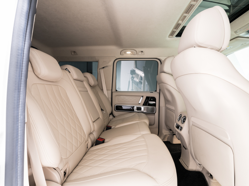 AMG Gクラス G63 AMGﾚｻﾞｰｴｸｽｸﾙｰｼﾌﾞPKG　正規D車 右H Meｺﾈｸﾄ ﾏｷｱｰﾄﾍﾞｰｼﾞｭ革 ｻﾝﾙｰﾌ 純正ﾅﾋﾞTV Burmester AMGﾊﾟﾌｫｰﾏﾝｽEX AMG20ｲﾝﾁAW　2年保証付