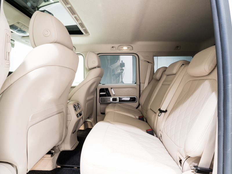 AMG Gクラス G63 AMGﾚｻﾞｰｴｸｽｸﾙｰｼﾌﾞPKG　正規D車 右H Meｺﾈｸﾄ ﾏｷｱｰﾄﾍﾞｰｼﾞｭ革 ｻﾝﾙｰﾌ 純正ﾅﾋﾞTV Burmester AMGﾊﾟﾌｫｰﾏﾝｽEX AMG20ｲﾝﾁAW　2年保証付