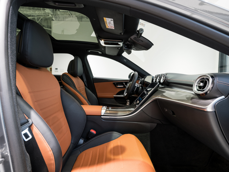 AMG Cクラス C43 4MATIC　現行ﾓﾃﾞﾙ 左H 1ｵｰﾅｰ ｼｴﾅﾌﾞﾗｳﾝﾚｻﾞｰ ｼｰﾄﾋｰﾀｰ ﾍﾞﾝﾁﾚｰﾀｰ ﾊﾟﾉﾗﾏSR 純正ARﾅﾋﾞ Burmester3D 純正19AW　新車保証継承可