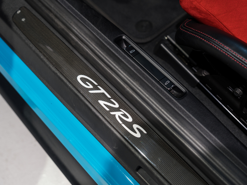 ポルシェ 911(Type991) GT2RS ｸﾗﾌﾞｽﾎﾟｰﾂ&ｽﾎﾟｰﾂｸﾛﾉPKG　正規D車 1ｵｰﾅｰ ﾌﾛﾝﾄﾘﾌﾄ ｽﾎﾟｰﾂﾊﾞｹｯﾄｼｰﾄ 純正ﾅﾋﾞTV ﾒｲﾝﾌﾞﾗｯｸLEDﾍｯﾄﾞﾗｲﾄ ﾘｱｱｸｽﾙ 20/21AW PC記録簿多数