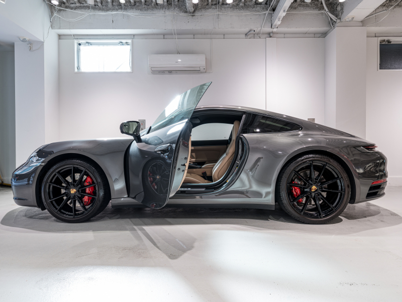 ポルシェ 911(Type992) カレラS 正規D車 エントリードライブ 14wayベージュ革シート 純正PCM BOSEサウンド ACC スポーツエキゾースト 20&21インチAW 2年保証