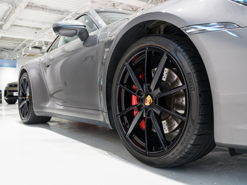 ポルシェ 911(Type992) カレラS 正規D車 エントリードライブ 14wayベージュ革シート 純正PCM BOSEサウンド ACC スポーツエキゾースト 20&21インチAW 2年保証