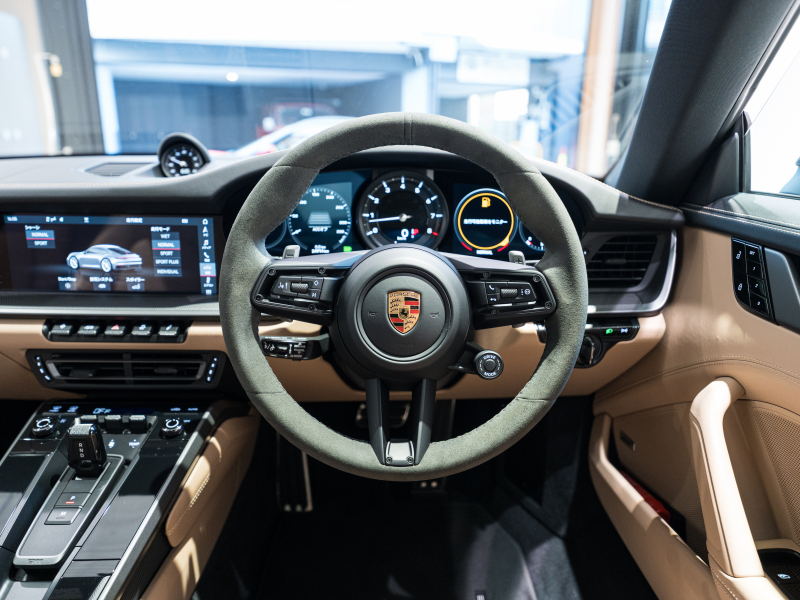 ポルシェ 911(Type992) カレラS 正規D車 エントリードライブ 14wayベージュ革シート 純正PCM BOSEサウンド ACC スポーツエキゾースト 20&21インチAW 2年保証