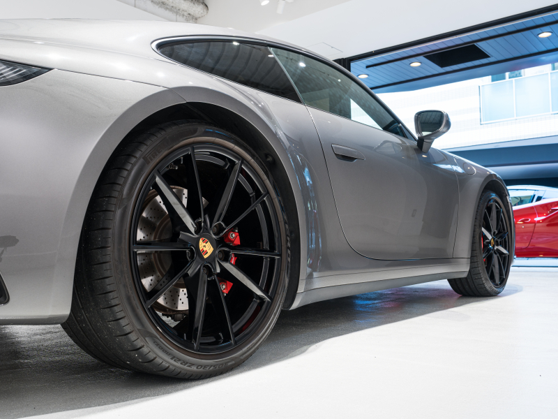 ポルシェ 911(Type992) カレラS 正規D車 エントリードライブ 14wayベージュ革シート 純正PCM BOSEサウンド ACC スポーツエキゾースト 20&21インチAW 2年保証