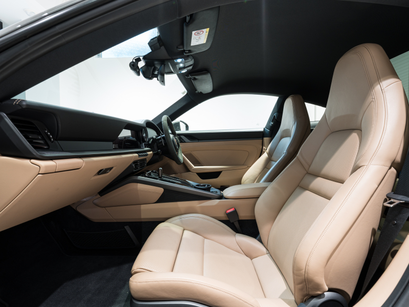 ポルシェ 911(Type992) カレラS 正規D車 エントリードライブ 14wayベージュ革シート 純正PCM BOSEサウンド ACC スポーツエキゾースト 20&21インチAW 2年保証
