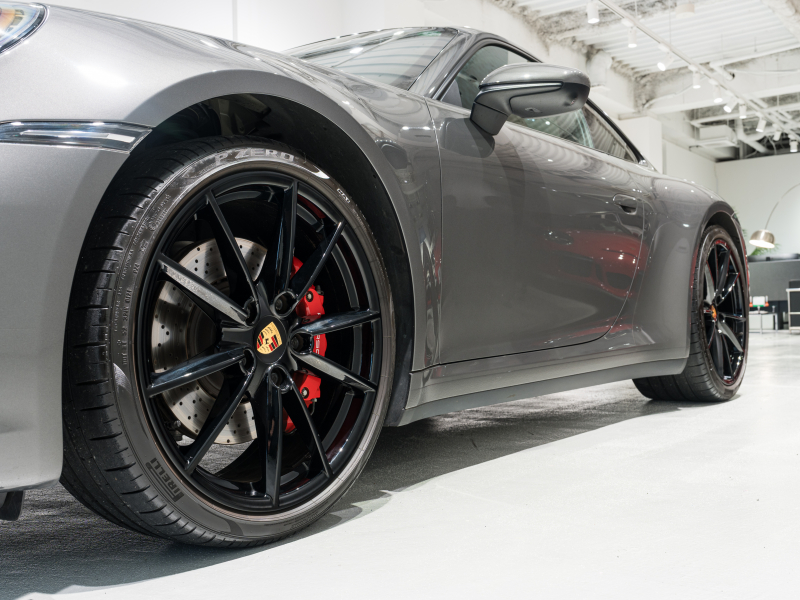 ポルシェ 911(Type992) カレラS 正規D車 エントリードライブ 14wayベージュ革シート 純正PCM BOSEサウンド ACC スポーツエキゾースト 20&21インチAW 2年保証